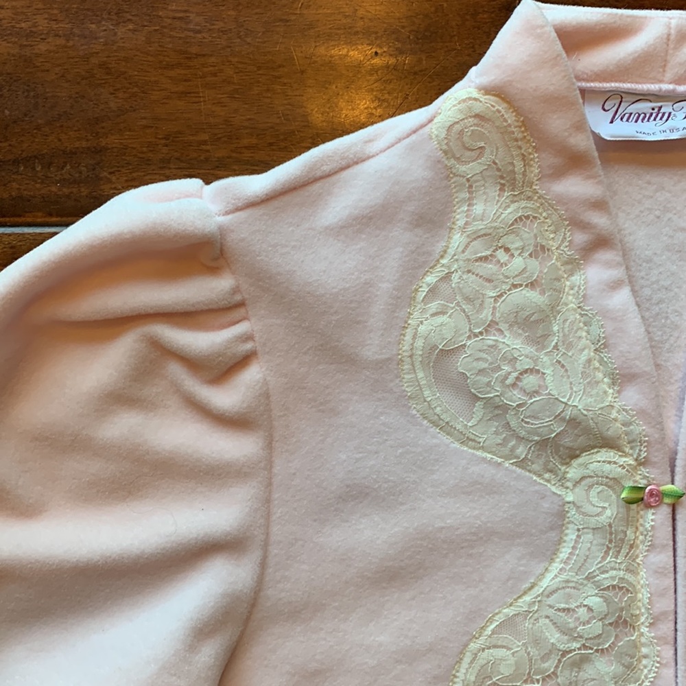 Vintage Fleece Vanity Fair lounge top/ jacket baby pink lace M/L